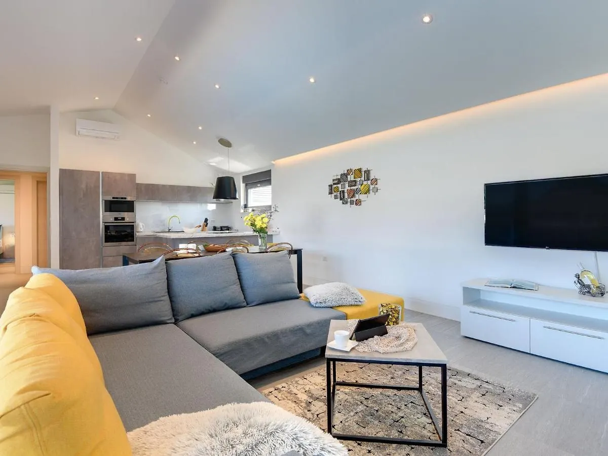 Modern Villa With Outdoor Pool Valbandon Croazia