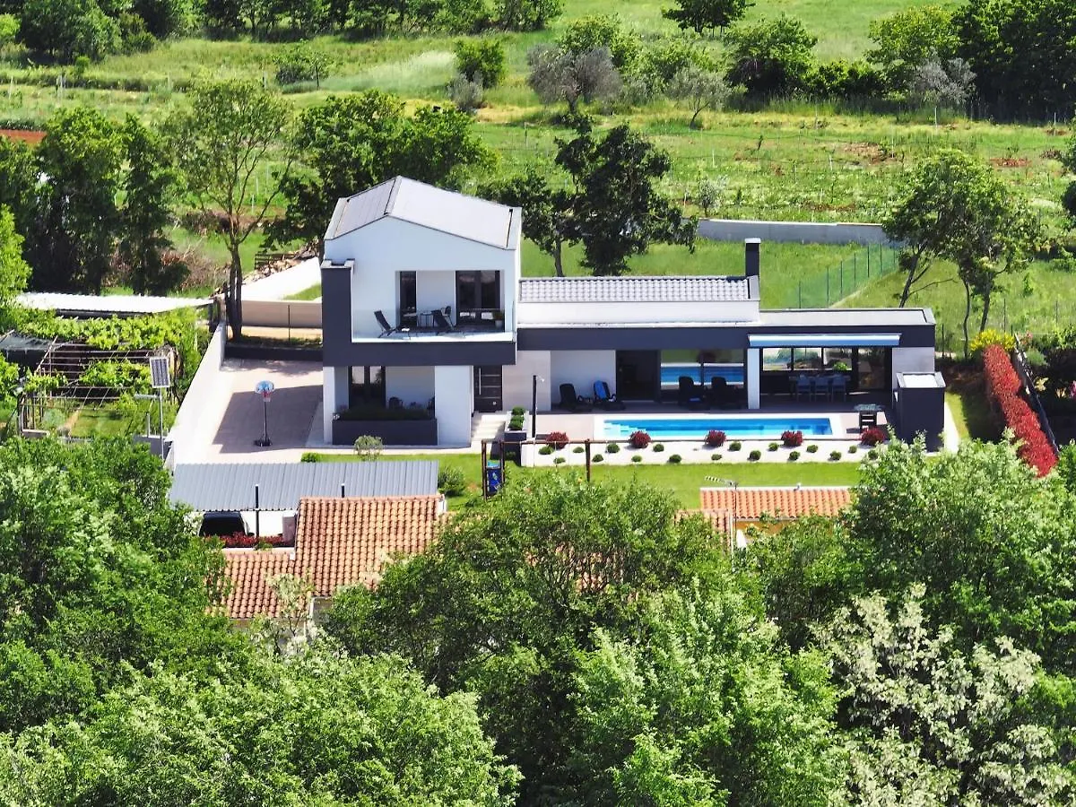 Modern Villa With Outdoor Pool Valbandon