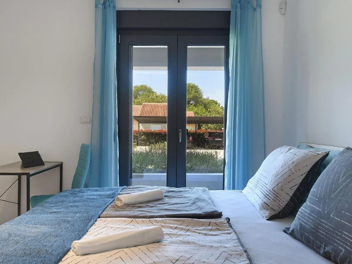 Modern Villa With Outdoor Pool Valbandon